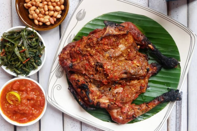 Makanan Tradisional dari Olahan Ayam Khas Daerah